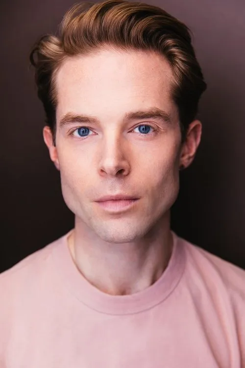 Preston Martin interpretando a Calvin 'Cal' Zachary