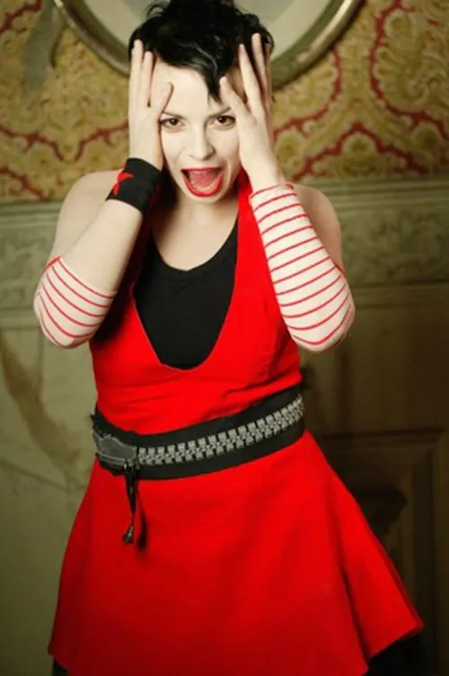 Priske Dehandschutter interpretando a Trol Lili (stem)