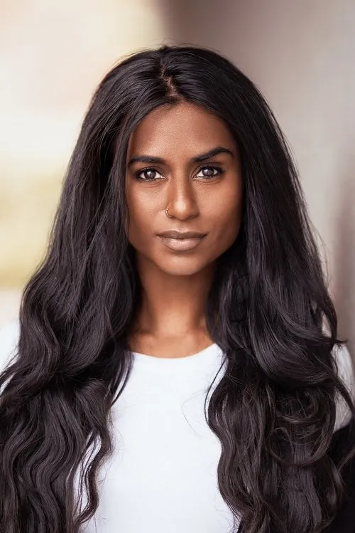 Priya Guns interpretando a Malai