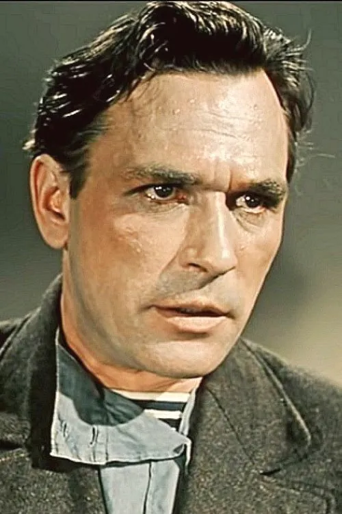 Pyotr Chernov interpretando a