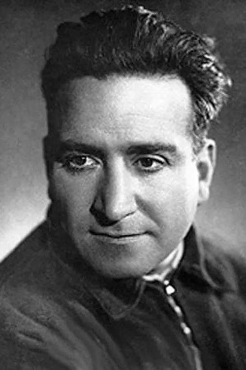 Pyotr Galadzhev interpretando a Ivan Semenovich