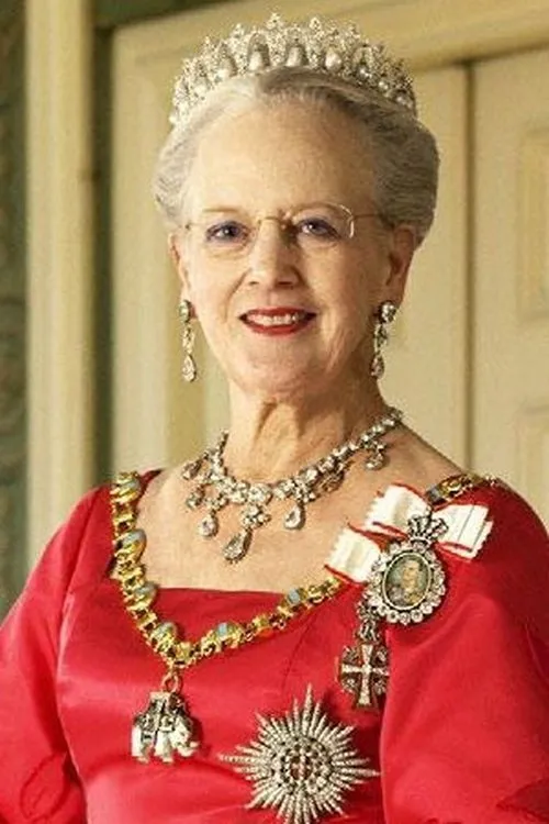 Queen Margrethe II of Denmark interpretando a Herself / Byborger (uncredited)