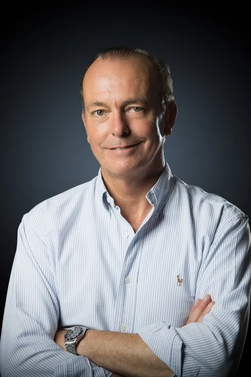 Quentin Willson — personaje: Self - Host