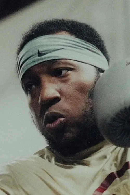 Quintin Sumpter interpretando a Self