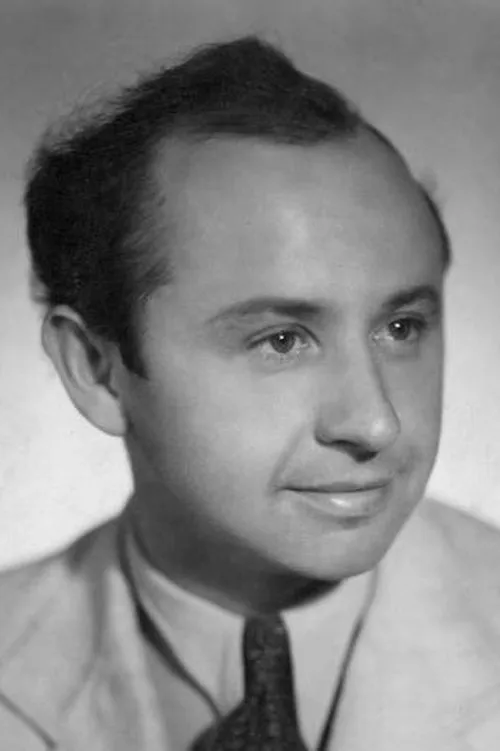 R. A. Strejka interpretando a