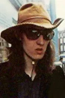 R.J. Parnell interpretando a Ricardo