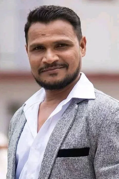 Rabindra Jha interpretando a Munna