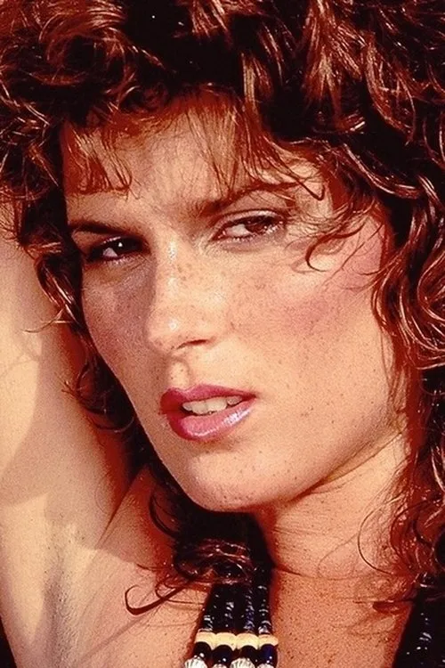 Rachel Ashley interpretando a María