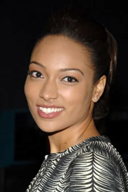 Rachel Nicks interpretando a Laura