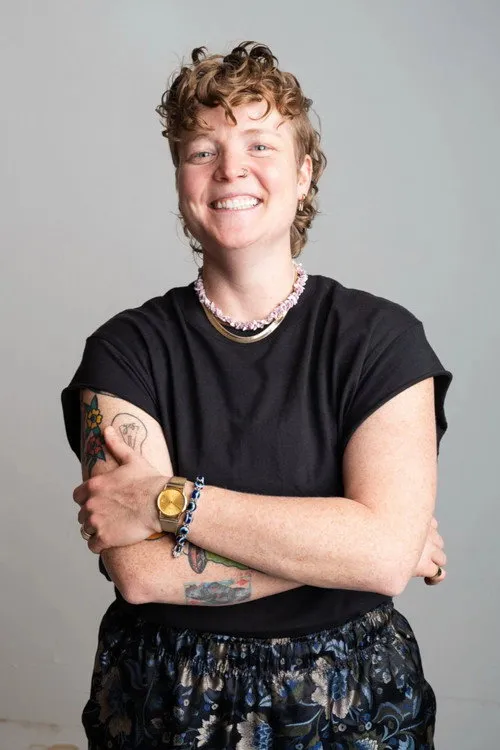 Rachel Scanlon — personaje: Self - Bartender