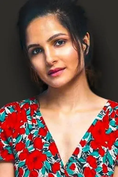 Radha Bhatt — personaje: Mrs. Ahuja