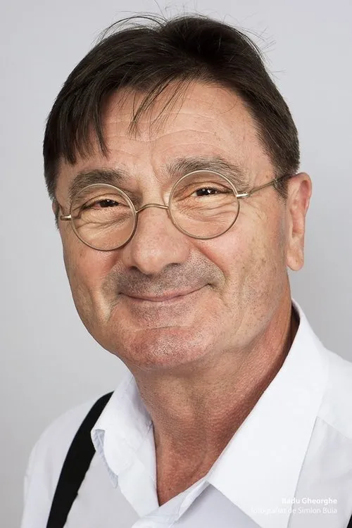 Radu Gheorghe interpretando a Duga