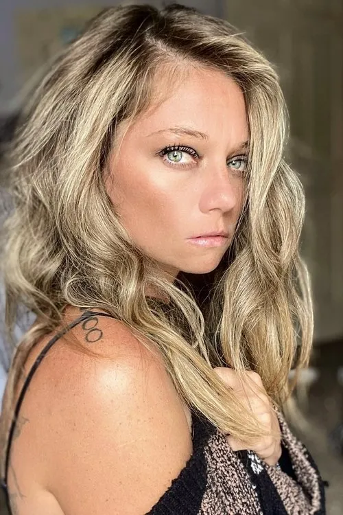 Rae Ripple — personaje: Self - Contestant