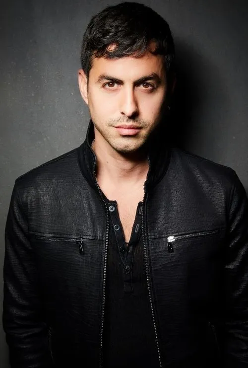 Rafael Albarrán interpretando a Rafael