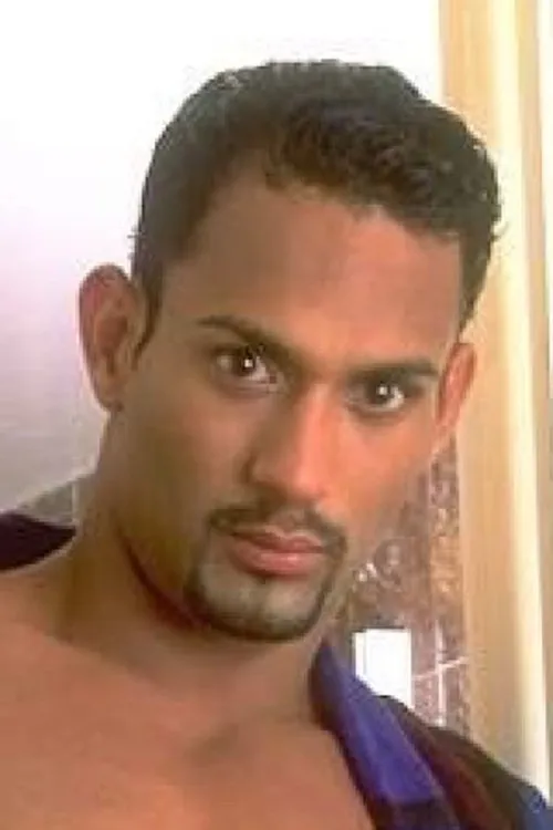 Rafael Perez interpretando a 