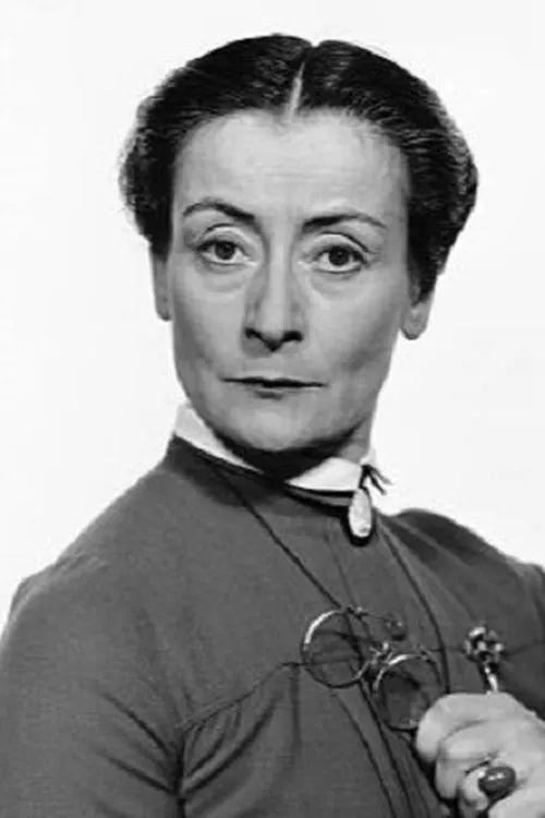 Rafaela Ottiano interpretando a Retta Barr, Judd's wife