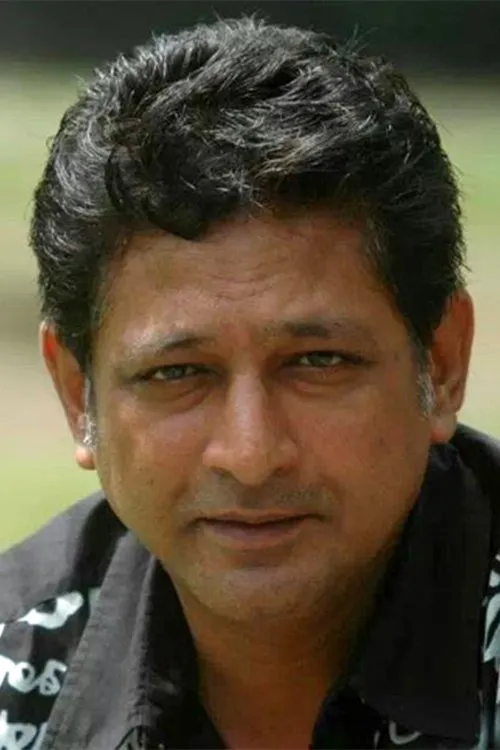 Ruslaan Mumtaz ha trabajado con Ragesh Asthana en 1 ocasiones