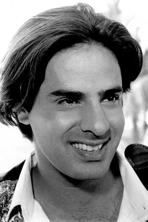 Gajendra Chouhan ha trabajado con Rahul Roy en 1 ocasiones