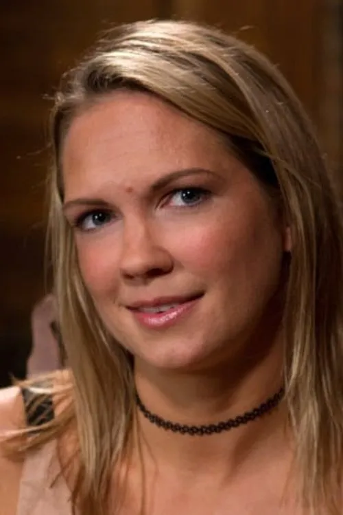 Rain DeGrey interpretando a (archive footage)