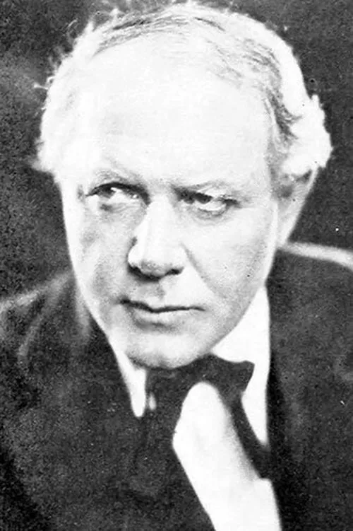 Ralph Lewis interpretando a Mr. Kelly Burton