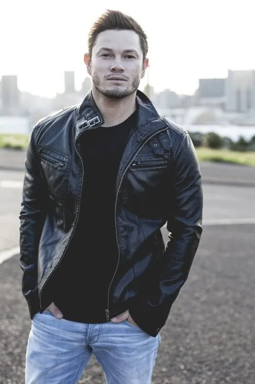 Craig Urbani ha trabajado con Ramey Short en 1 ocasiones