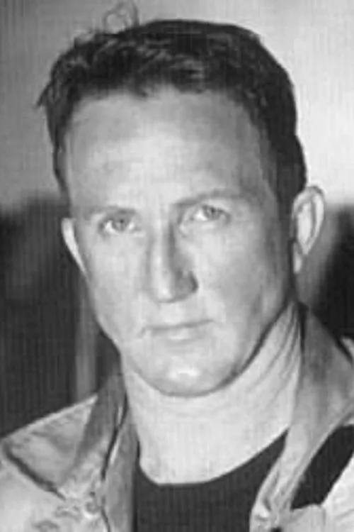 Randall Huber interpretando a 1st Driver / Sports Car Driver