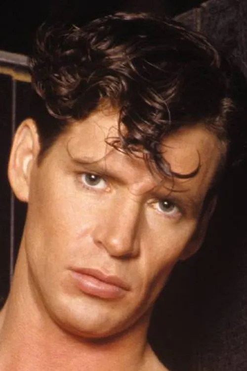 Max Holden ha trabajado con Randall Maxxon en 6 ocasiones