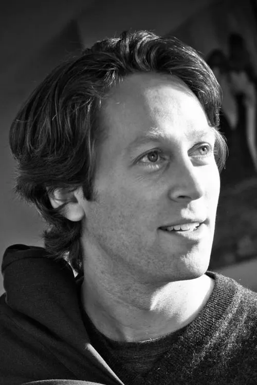 Randy Pearlstein interpretando a Ken Tuttle