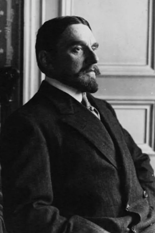 Raphaël Duflos interpretando a Jean Bernon