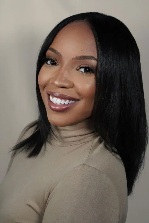 Raquel Belt interpretando a Shay