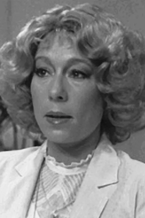 Raquel Maria interpretando a Arosinda