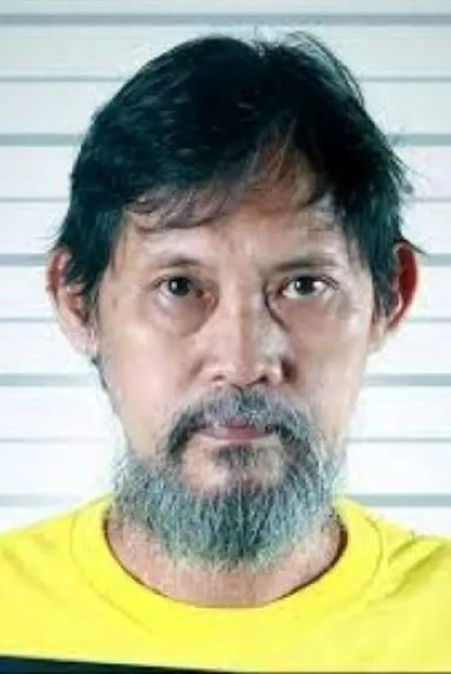 Raul Morit interpretando a 