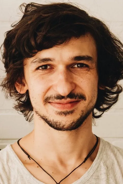 Tony Le Nguyen ha trabajado con Ravel Andrade en 1 ocasiones