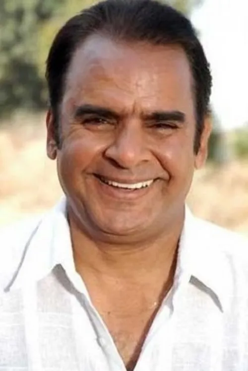 Ravi Jhankal — personaje: Dr. Bhagat