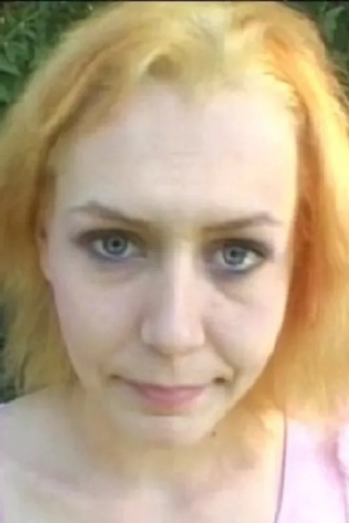 Ravika interpretando a 