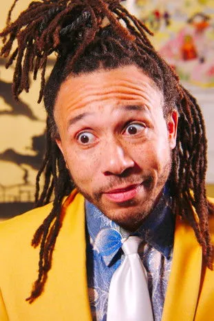 Martin Charles Warner ha trabajado con Ray Auxias en 1 ocasiones