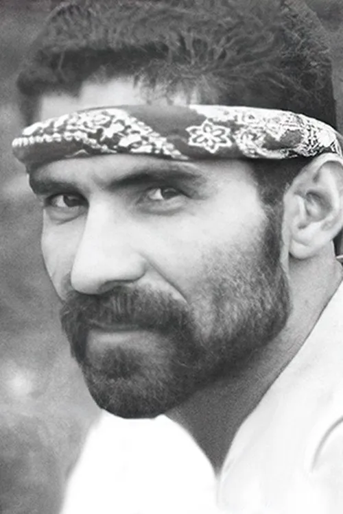 Ray Medina interpretando a Ranch Hand