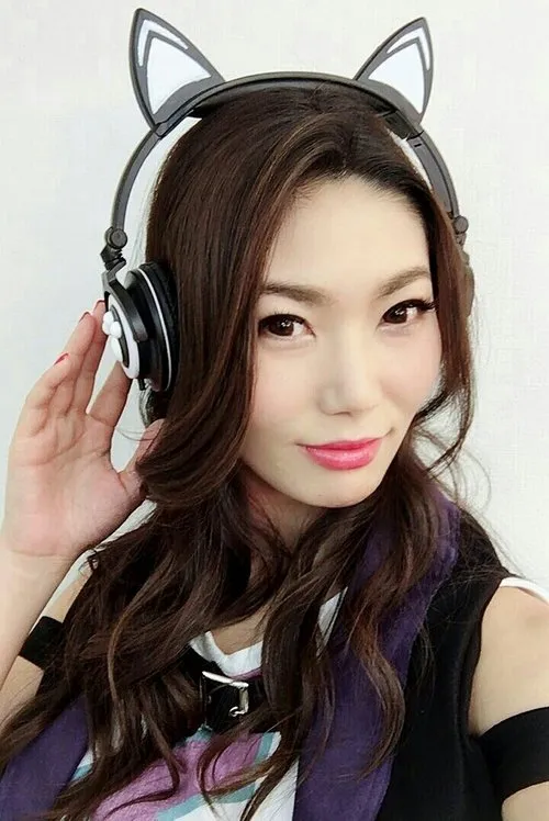 Asuka Kuramochi ha trabajado con Raychell en 1 ocasiones