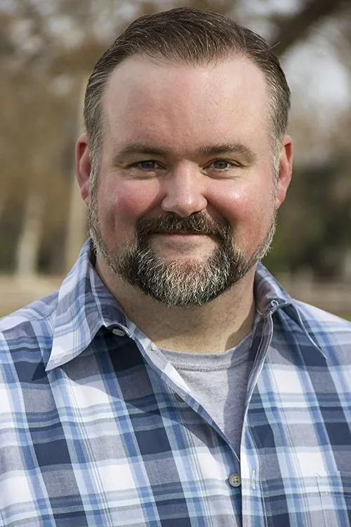 Raymond McAnally interpretando a Dave