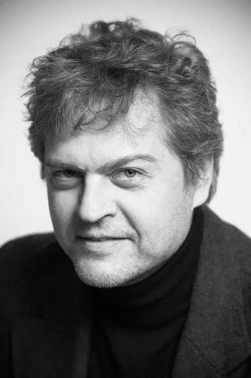 Bill Avery ha trabajado con Răzvan Popa en 1 ocasiones