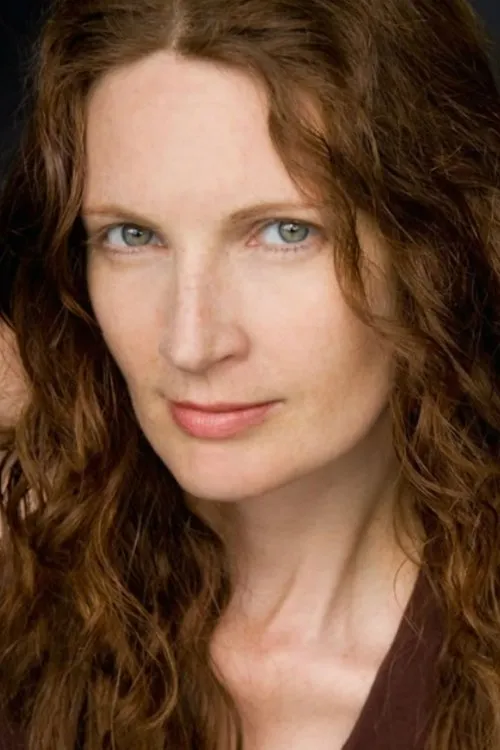 Reagan Leonard interpretando a Stephanie LaFarge