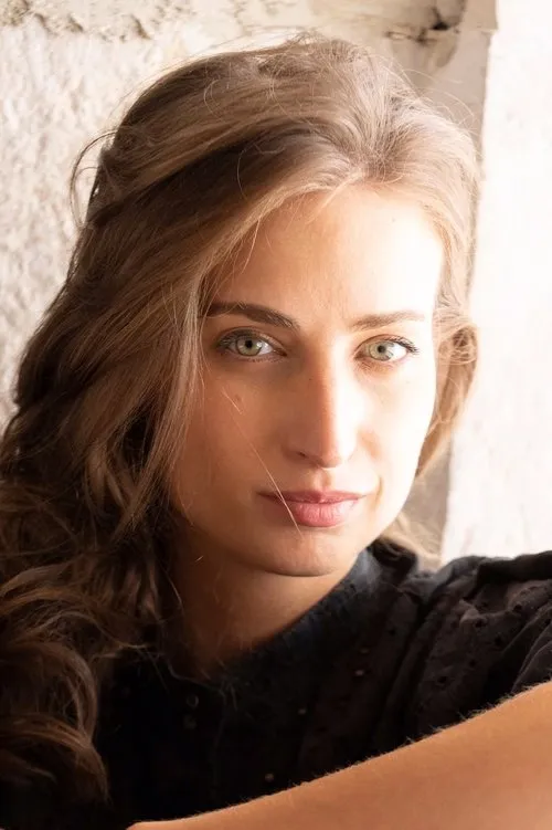 Rébecca Balestra — personaje: Kim