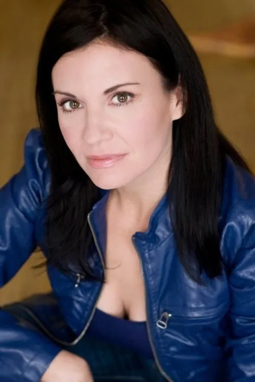 Rebecca Gibson interpretando a Odette Heller