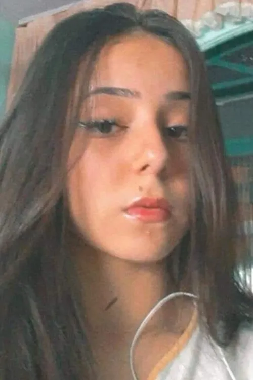 Rebeka Luiza interpretando a Zumbi caçula