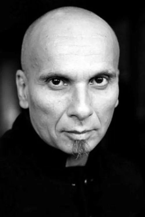 Prosper Niang ha trabajado con Redha en 1 ocasiones