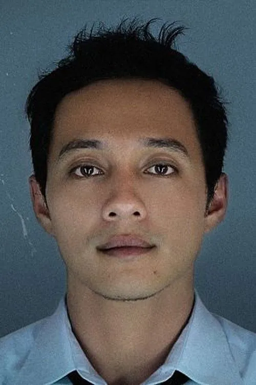 Redza Minhat interpretando a Akil