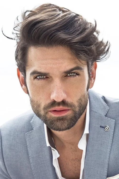 Reed Favero interpretando a Ian McCallister