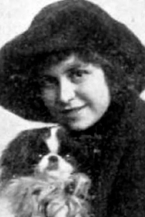 Reeva Greenwood interpretando a Patrice