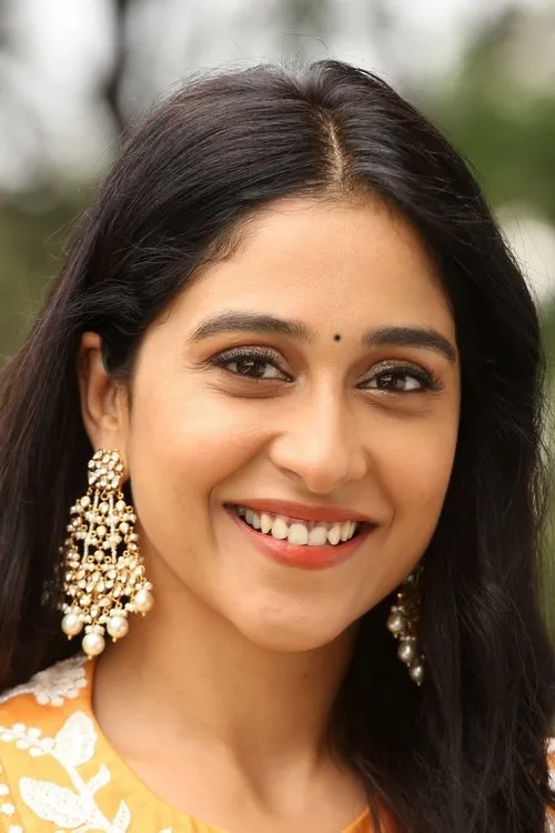Regina Cassandra — personaje: Mrinalini Sarabhai