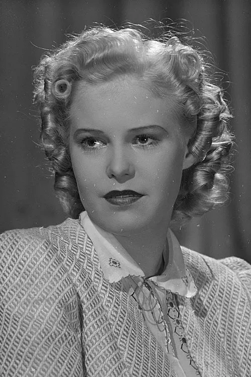 Jyrki Nousiainen ha trabajado con Regina Keso en 4 ocasiones